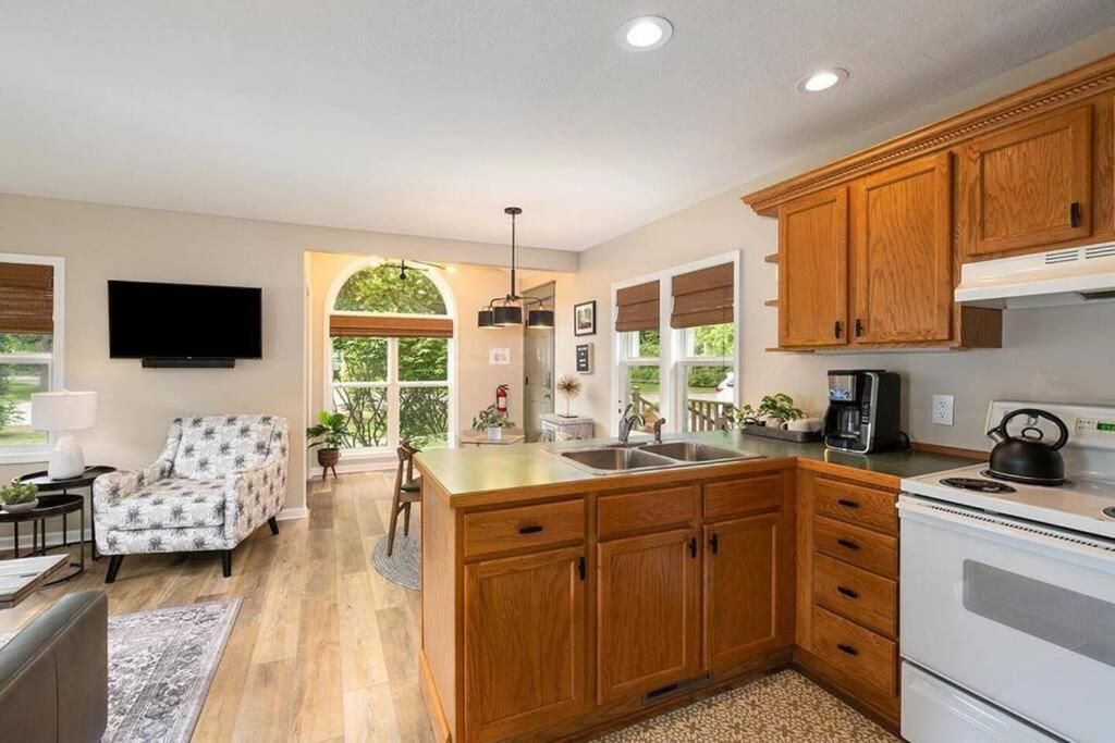 2Min Walk Downtown-Pet Friendly-Offstreet Parking Villa Saugatuck Buitenkant foto